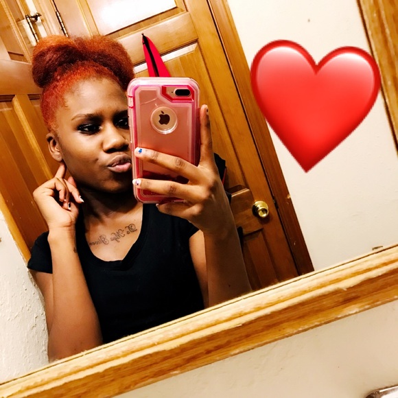 Meet your Posher, Tabitha - Picture 1 of 1